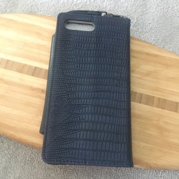 iPhone 8/7 Faux Alligator wallet case - Picture 5 of 7